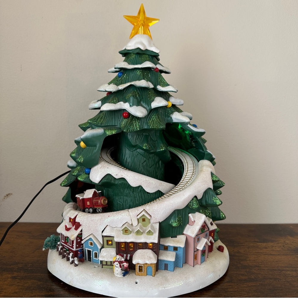 Vintage Avon 2007 Musical Christmas Tree with Moving Train & Village Scene - Picture 9 of 11